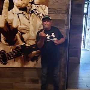 Meet your Posher, Hubert